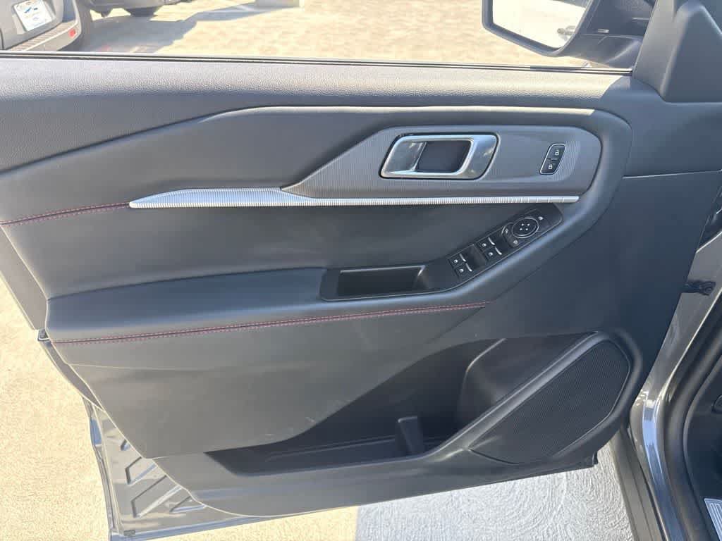 Certified 2025 Ford Explorer ST-Line RWD image 13