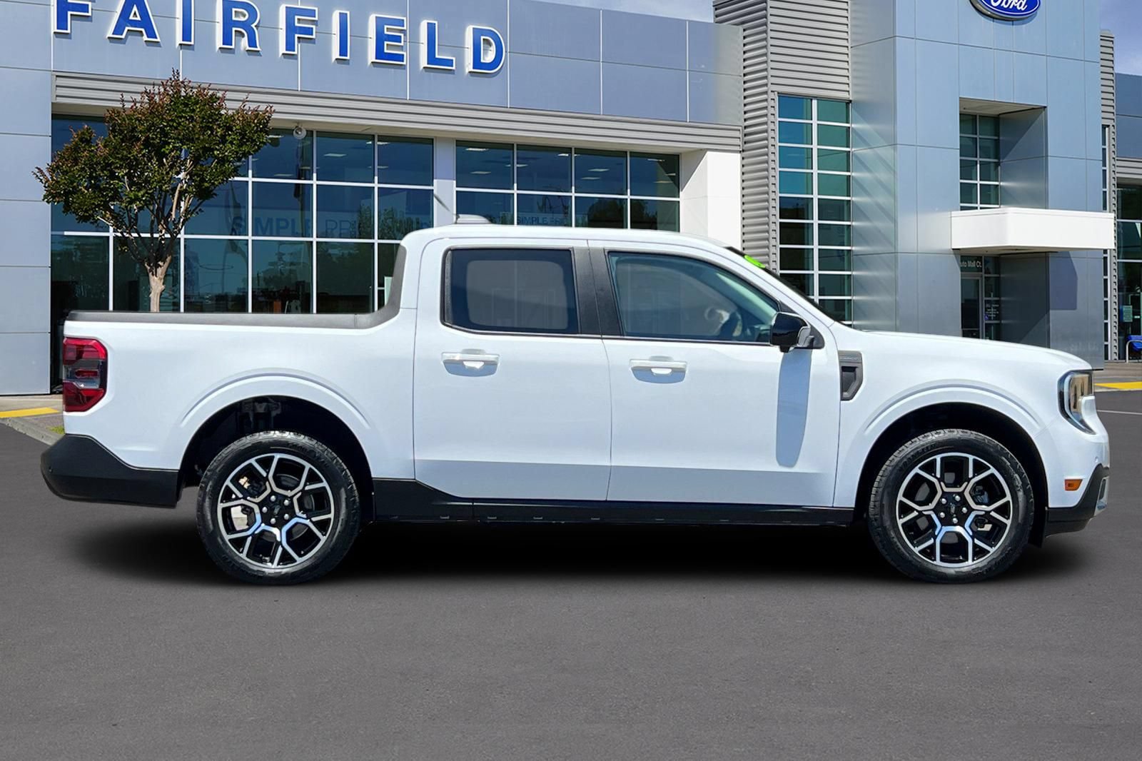 Certified 2025 Ford Maverick Lariat w/ 4K Tow Package AWD/4WD image 7