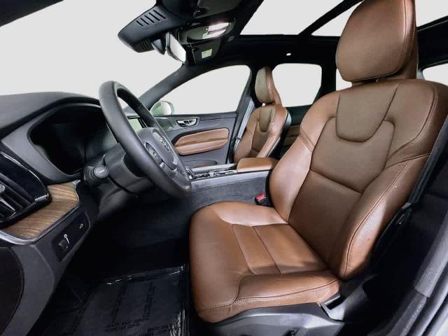 Used 2022 Volvo XC60 B5 Momentum w/ Advanced Package FWD image 11