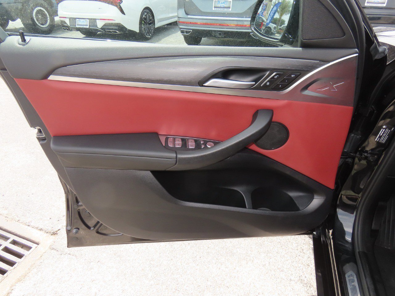 Used 2024 BMW X4 xDrive30i w/ Premium Package AWD/4WD image 25