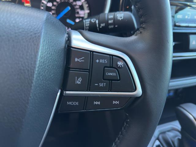 Used 2022 Toyota Highlander XLE image 19