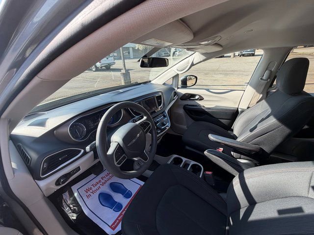 Used 2018 Chrysler Pacifica LX w/ Tire & Wheel Group image 3