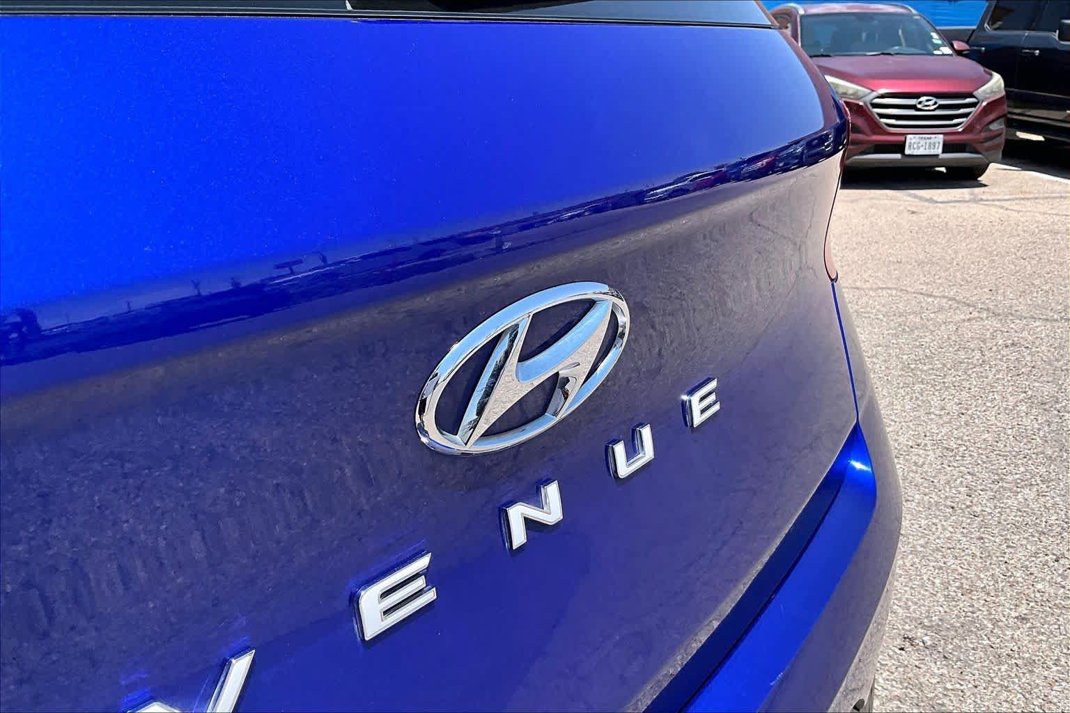 Used 2024 Hyundai Venue SEL FWD image 30