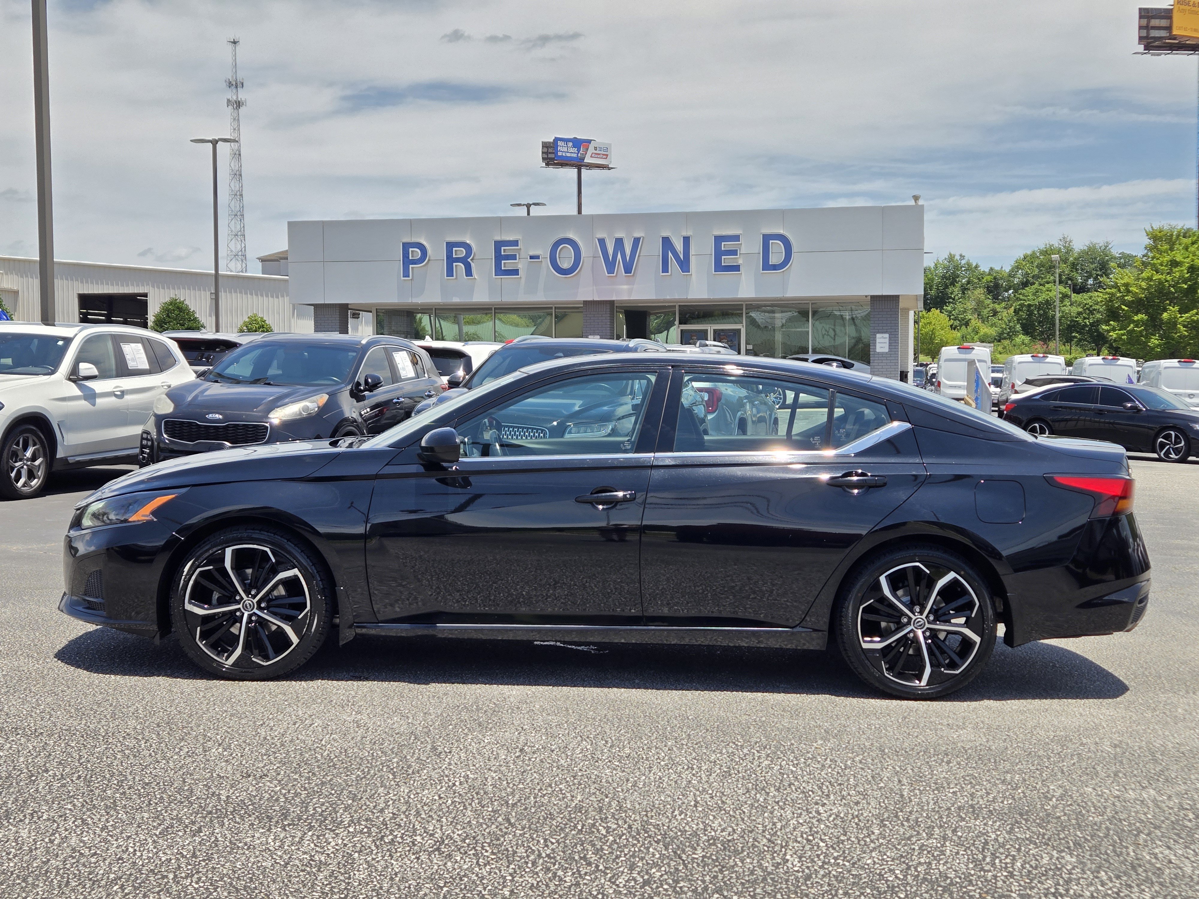 Used 2024 Nissan Altima 2.5 SR FWD image 12