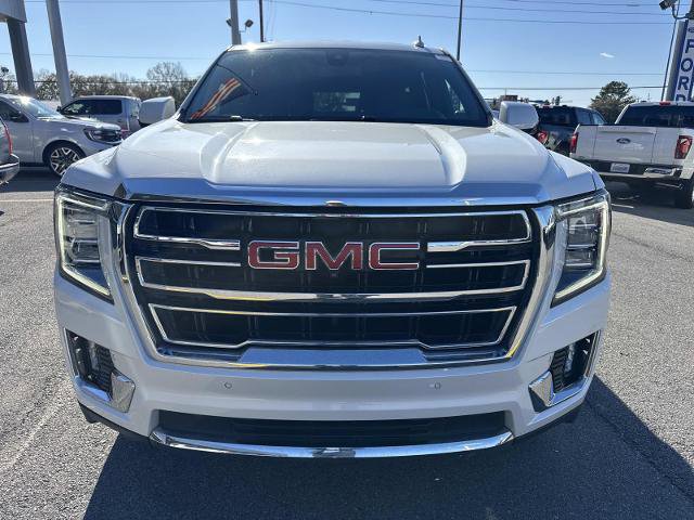 Used 2022 GMC Yukon SLT w/ SLT Premium Package image 2