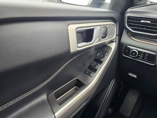 Certified 2024 Ford Explorer Limited AWD/4WD image 32