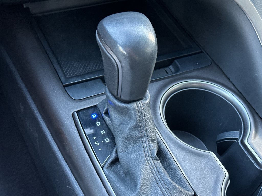 Used 2022 Toyota Camry SE w/ Carpet Mat Package (TMS) FWD image 19