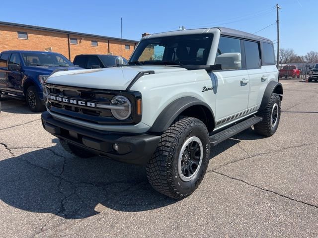 Certified 2022 Ford Bronco Outer Banks w/ Sasquatch Package AWD/4WD image 6