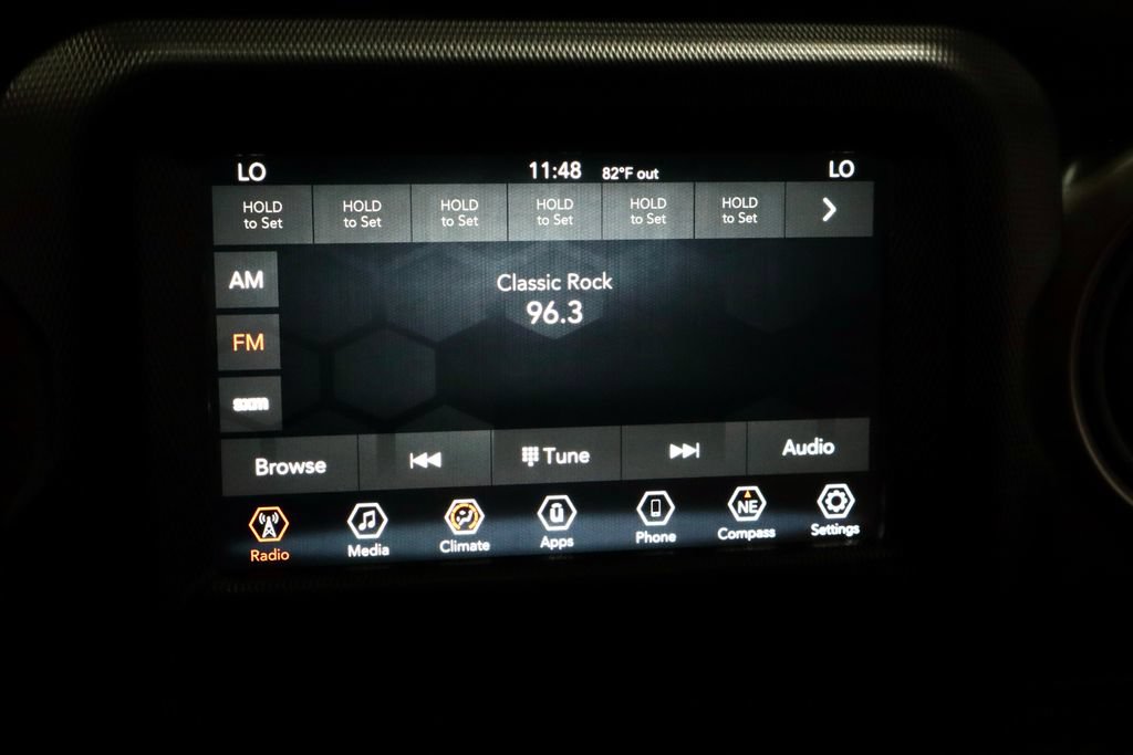 Used 2022 Jeep Wrangler Unlimited Sport AWD/4WD image 3