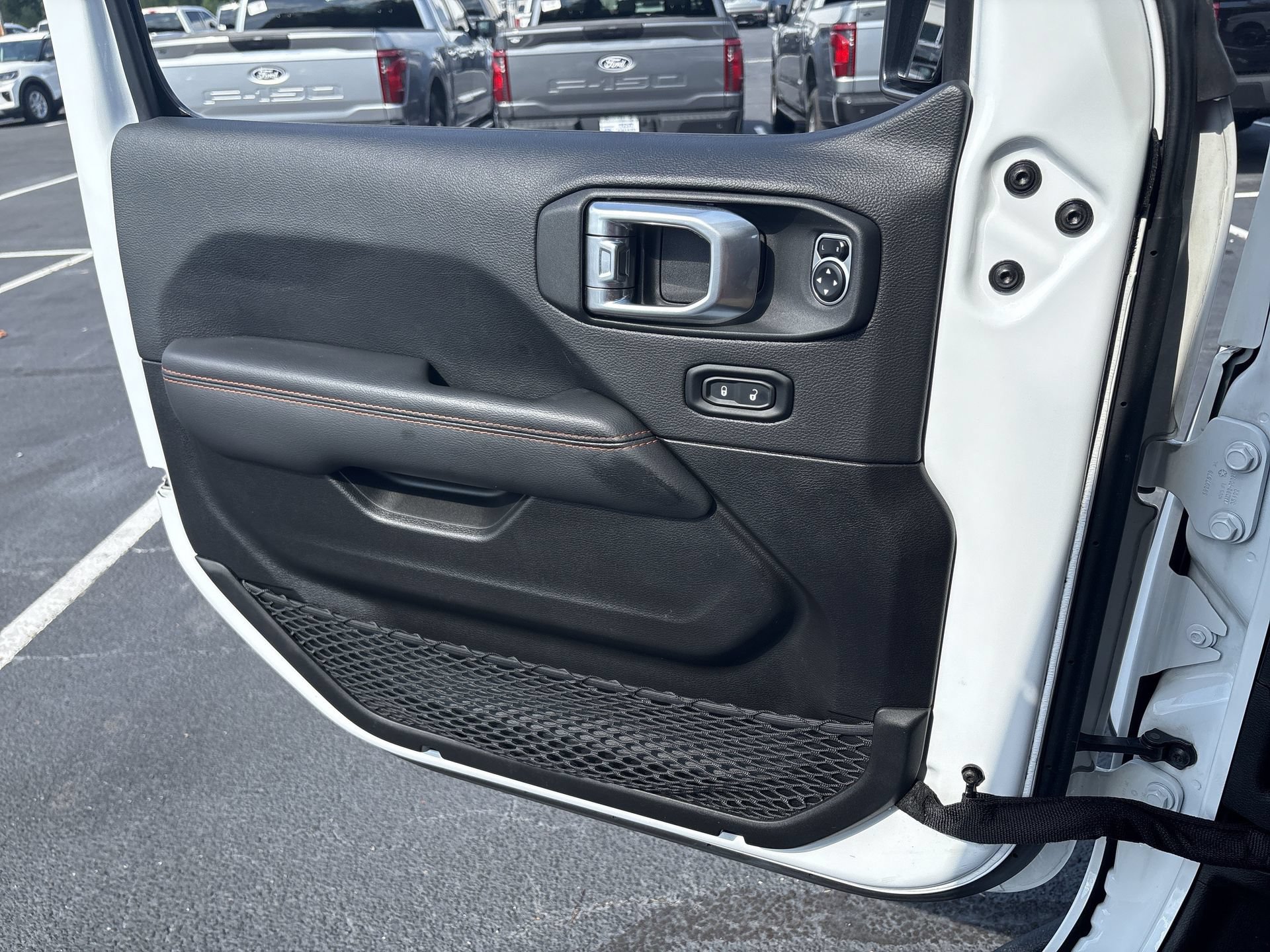 Used 2023 Jeep Gladiator Mojave w/ LED Lighting Group AWD/4WD image 14