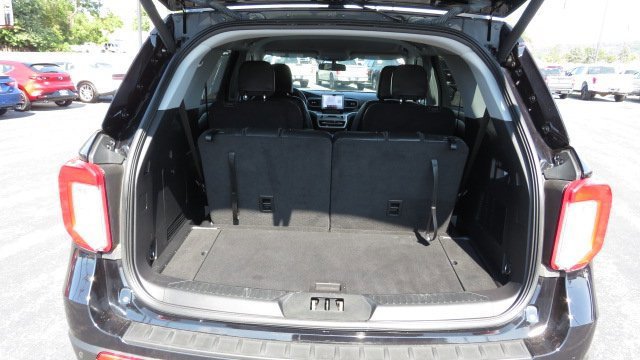 Certified 2022 Ford Explorer XLT w/ Equipment Group 202A image 29