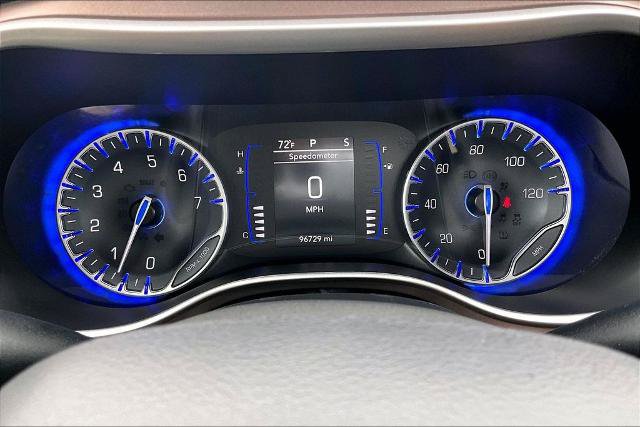 Used 2023 Chrysler Voyager LX FWD image 19