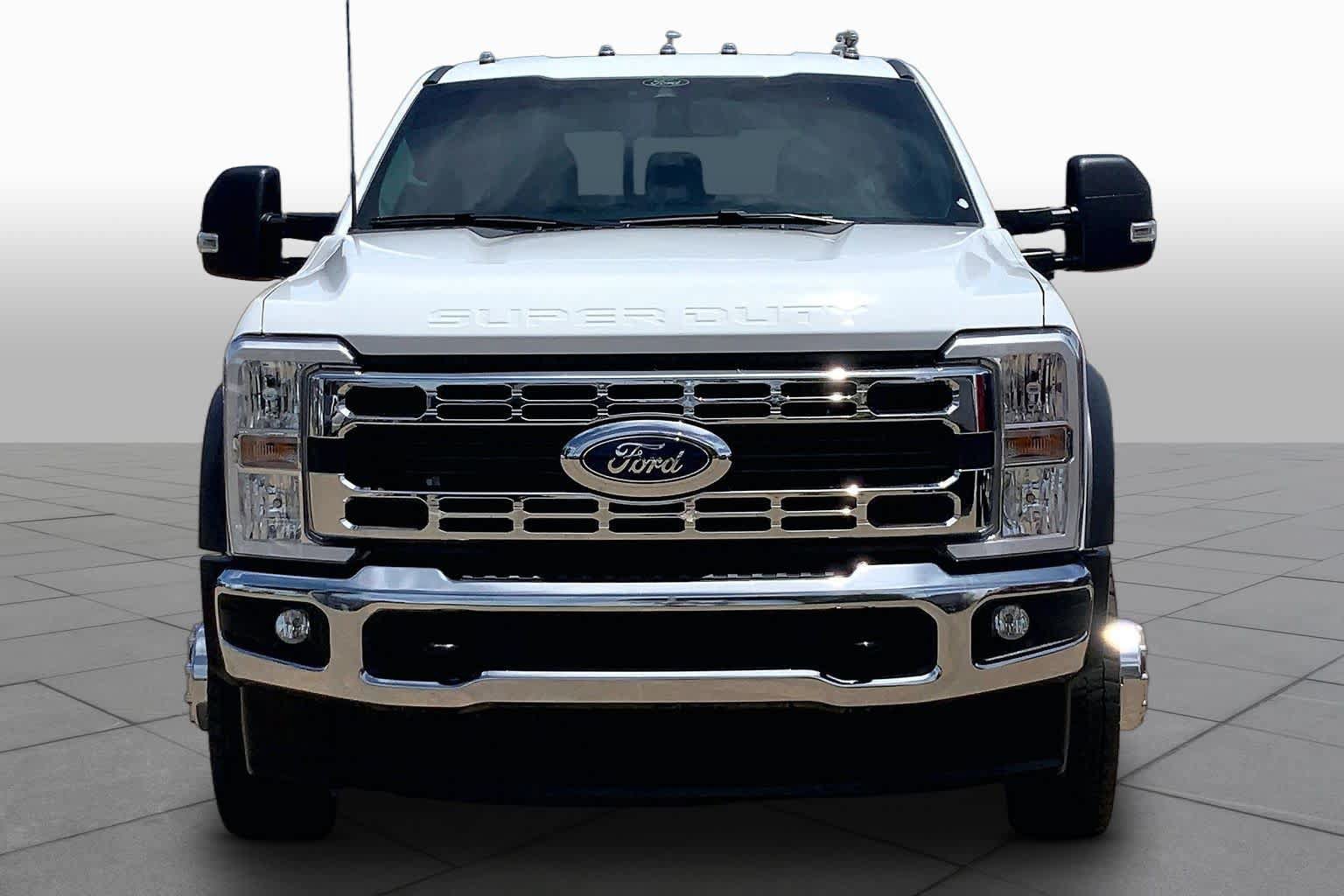 Certified 2026 Ford F450 XL w/ XL Chrome Package AWD/4WD image 4