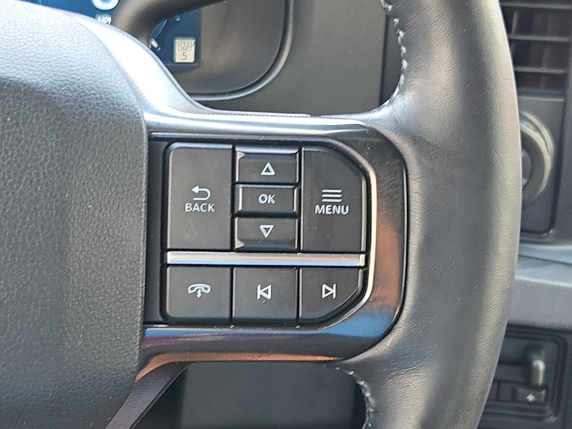 Certified 2025 Ford F250 Platinum w/ FX4 Off-Road Package AWD/4WD image 18