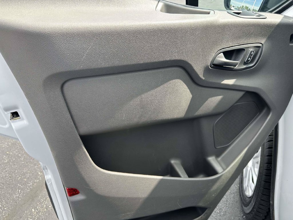 Certified 2025 Ford Transit 250 Low Roof w/ Exterior Upgrade Package RWD image 9