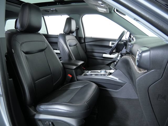 Certified 2021 Ford Explorer Limited AWD/4WD image 9