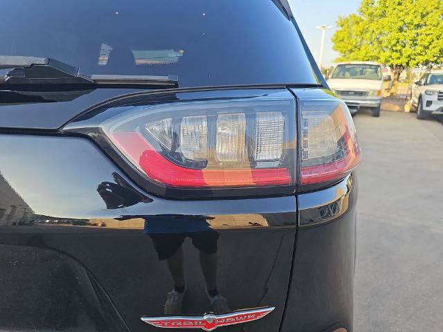 Used 2019 Jeep Cherokee Trailhawk w/ Comfort/Convenience Group AWD/4WD image 33