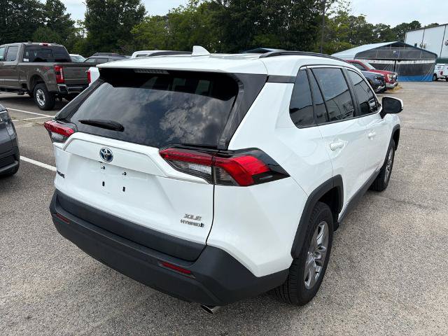 Used 2022 Toyota RAV4 XLE w/ Convenience Package AWD/4WD image 5