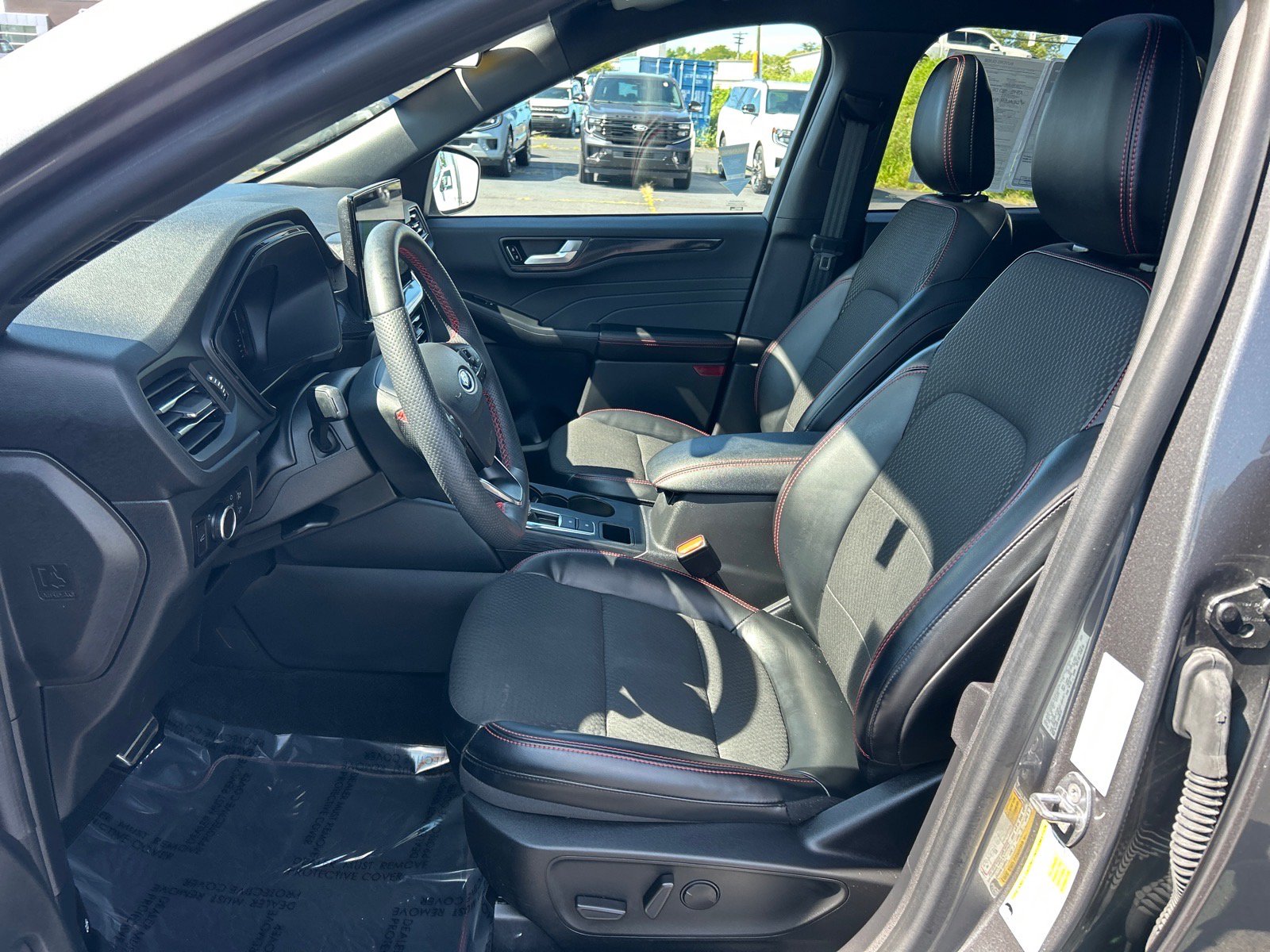 Certified 2023 Ford Escape ST-Line AWD/4WD image 7