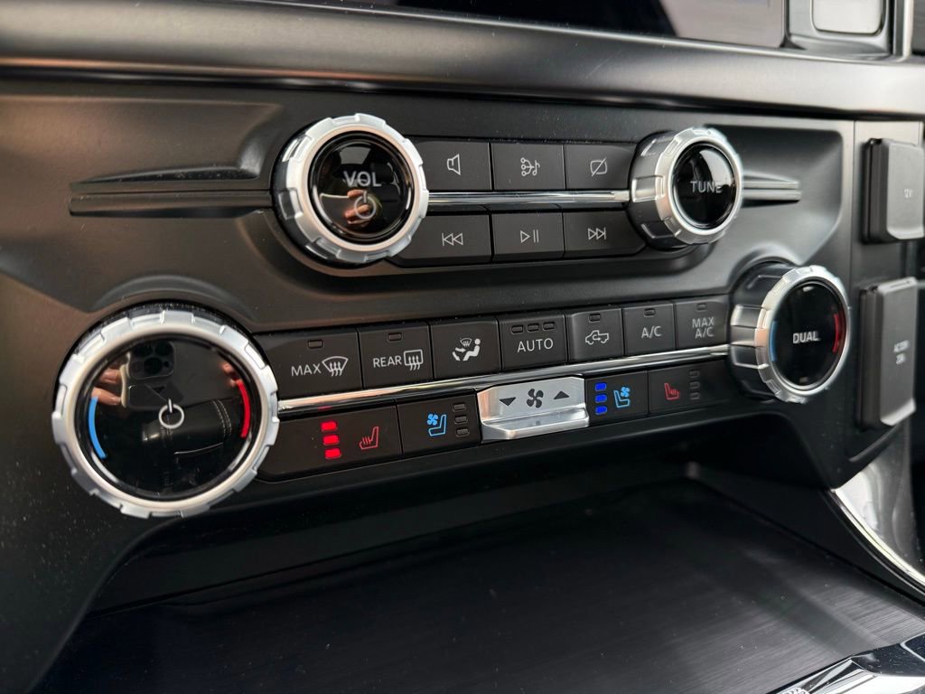 Certified 2023 Ford F150 Lariat w/ Equipment Group 502A High image 27