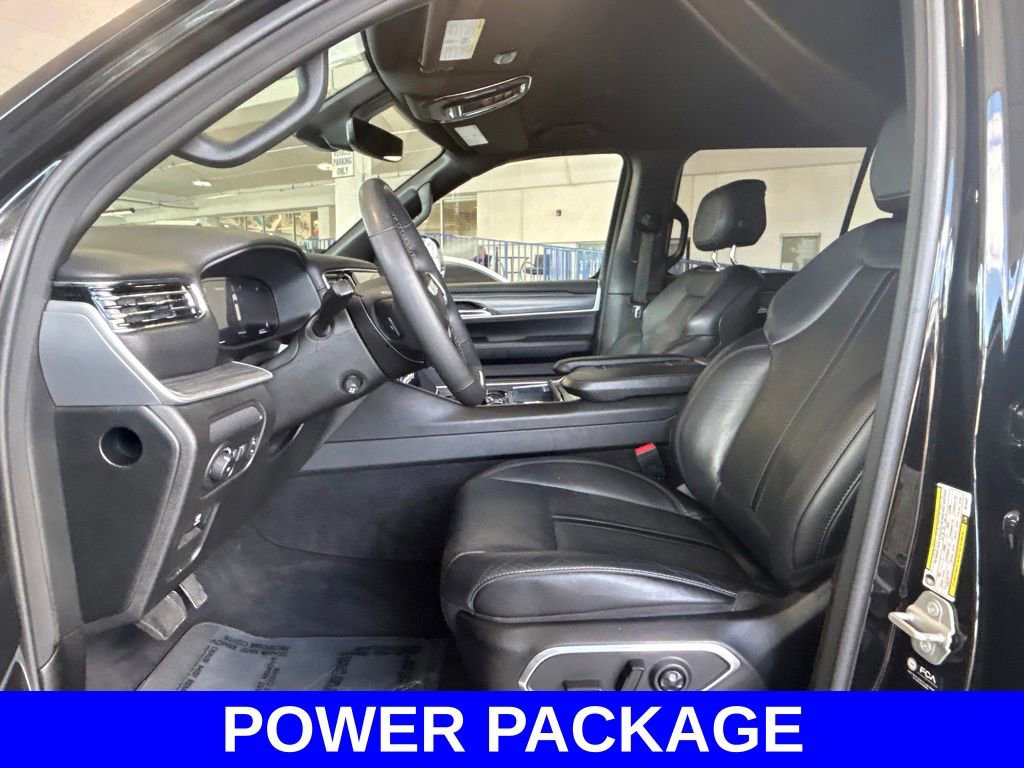 Used 2024 Jeep Wagoneer L Series II w/ Flexible Seating Group AWD/4WD image 10
