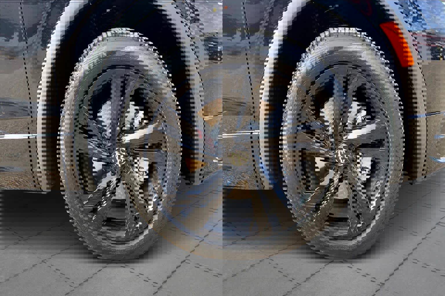 Used 2024 Volkswagen Tiguan SE R-Line image 12