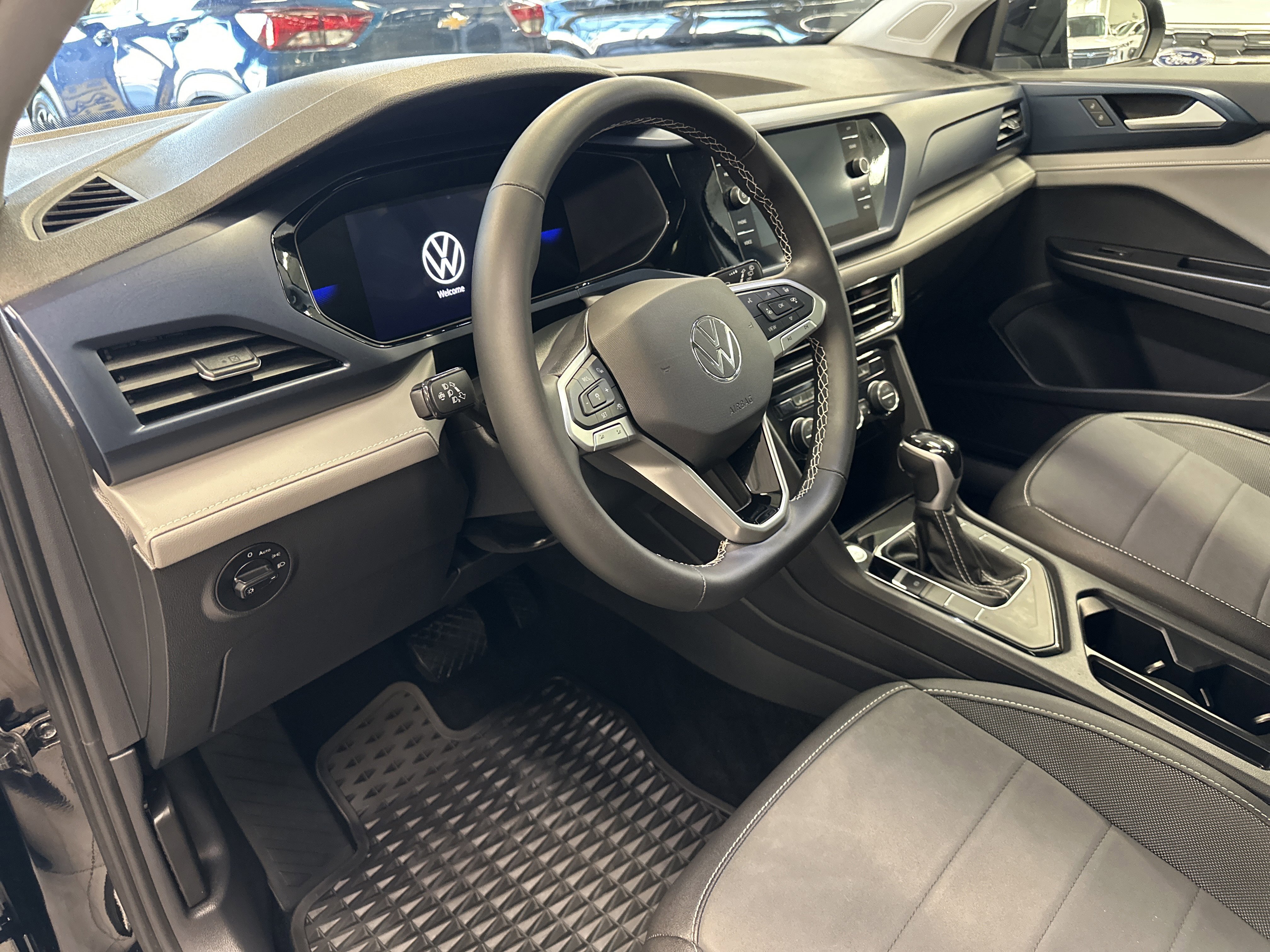 Used 2024 Volkswagen Taos SE image 24