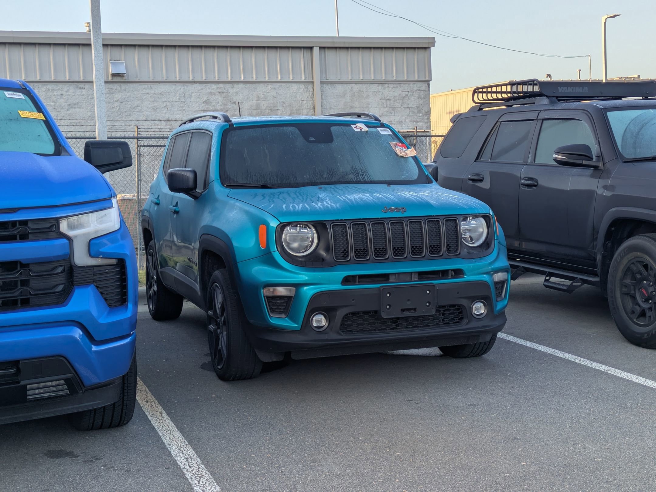Used 2021 Jeep Renegade Latitude w/ Luxury Group II AWD/4WD image 2
