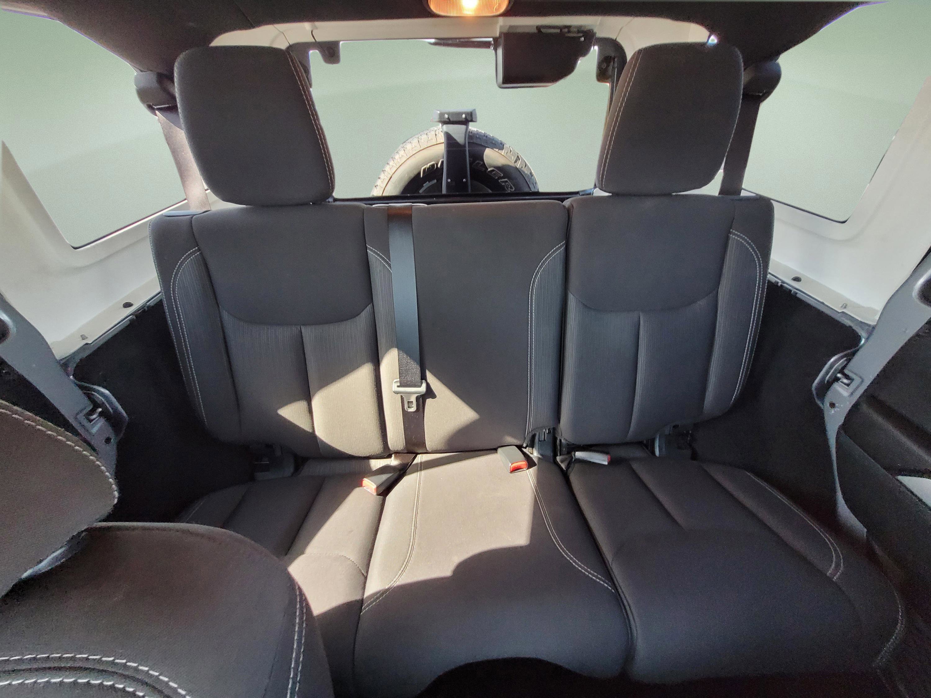 Used 2017 Jeep Wrangler Unlimited Sahara AWD/4WD image 17