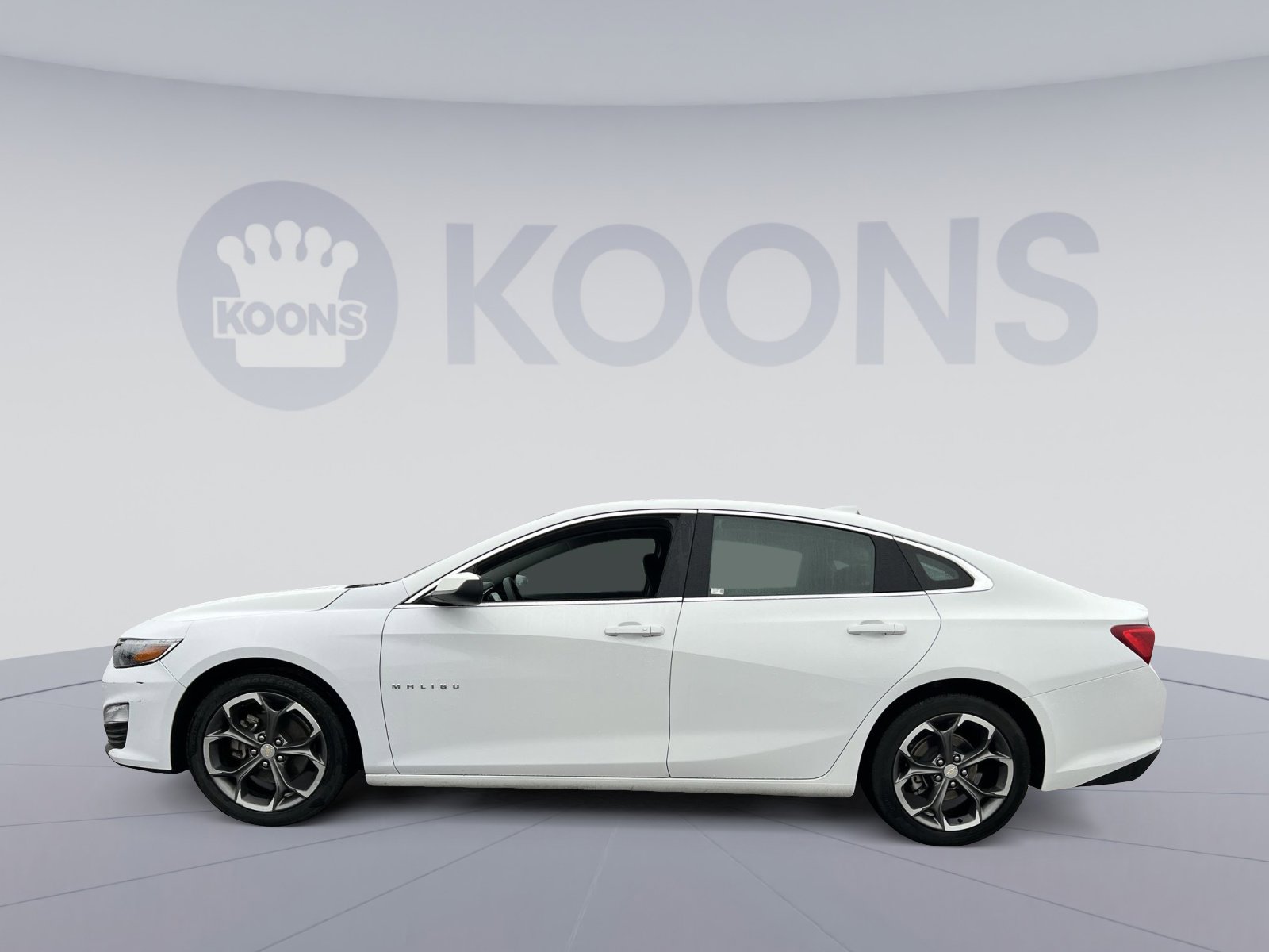 Used 2023 Chevrolet Malibu LT image 2