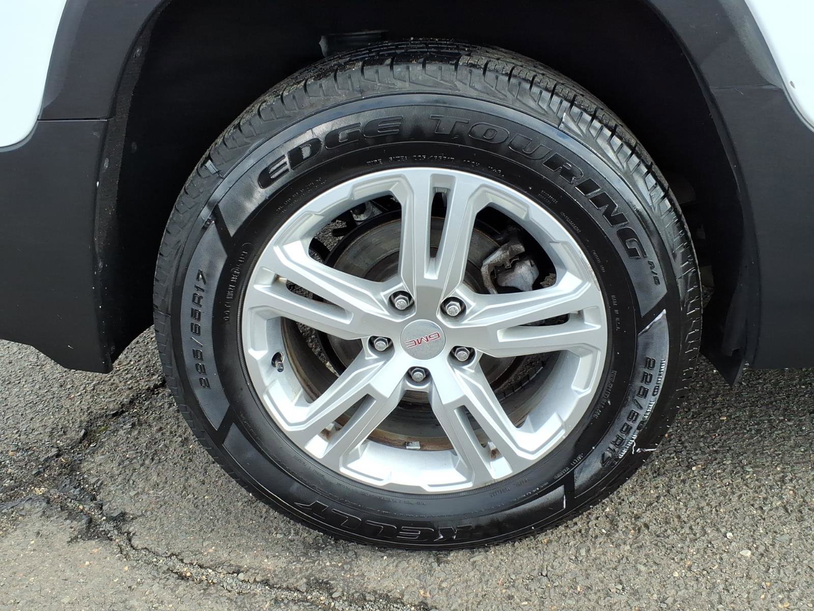 Used 2019 GMC Terrain SLE w/ LPO, Cargo Package image 8