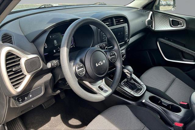 Used 2025 Kia Soul LX w/ LX Technology Package image 17