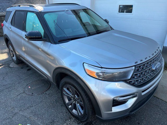Certified 2023 Ford Explorer XLT w/ Equipment Group 202A AWD/4WD image 7