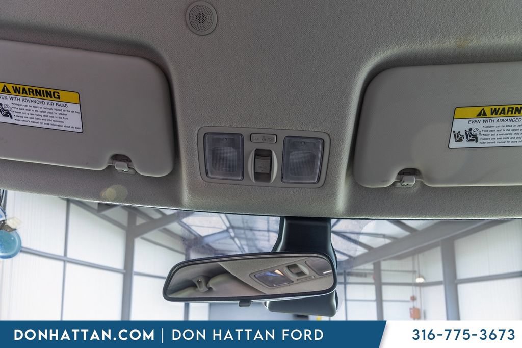 Used 2025 Hyundai Venue SEL FWD image 14