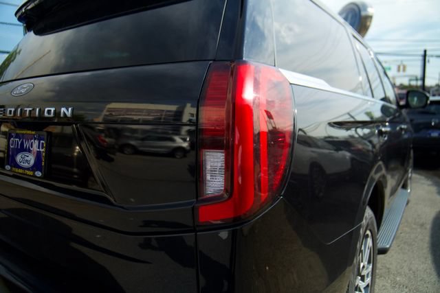 Certified 2025 Ford Expedition Active AWD/4WD image 12