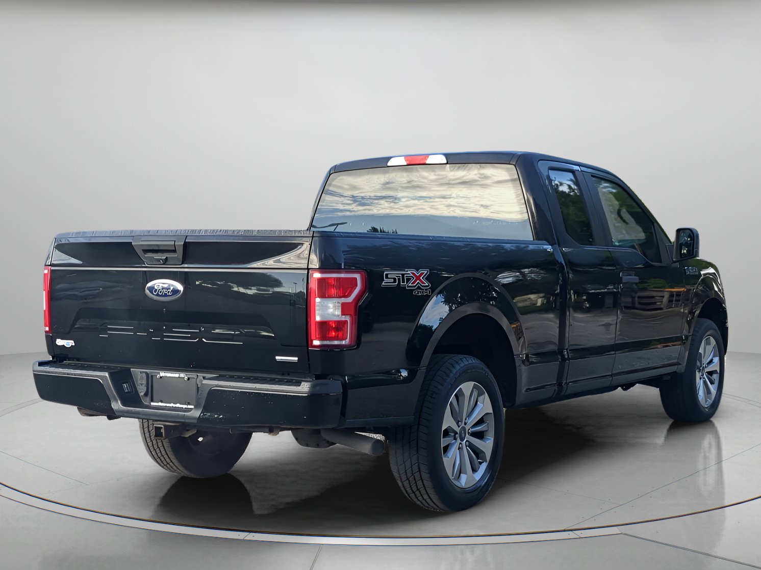 Certified 2018 Ford F150 XL w/ Equipment Group 101A Mid AWD/4WD image 40