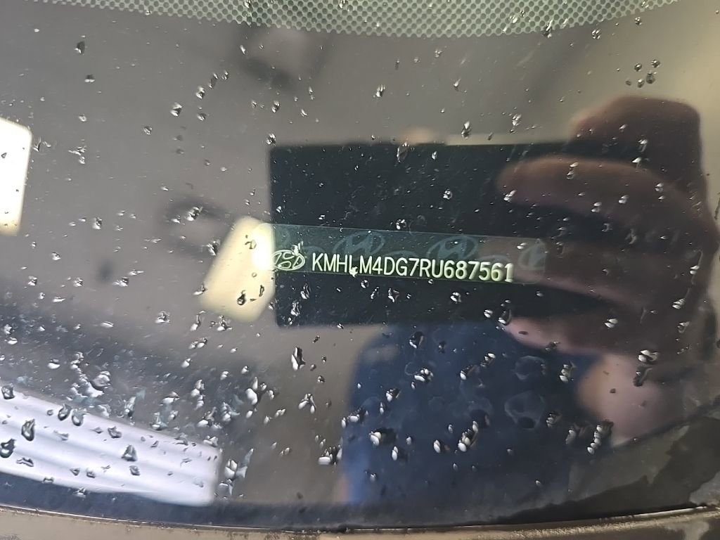 Used 2024 Hyundai Elantra SEL FWD image 3