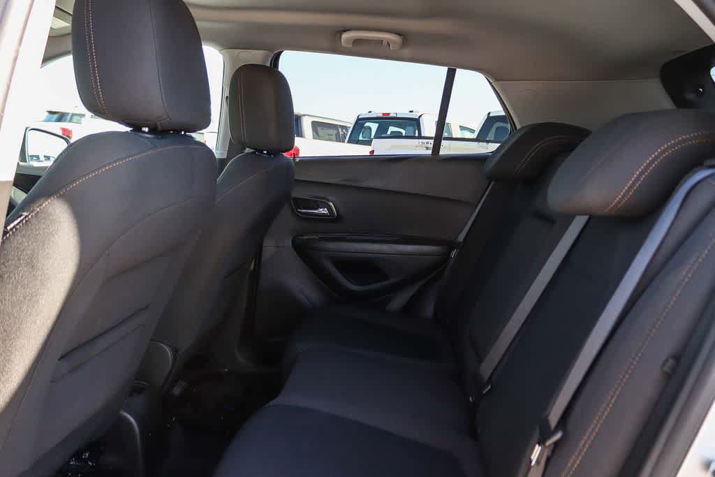Used 2022 Chevrolet Trax LS w/ Tint and Cruise Package FWD image 18