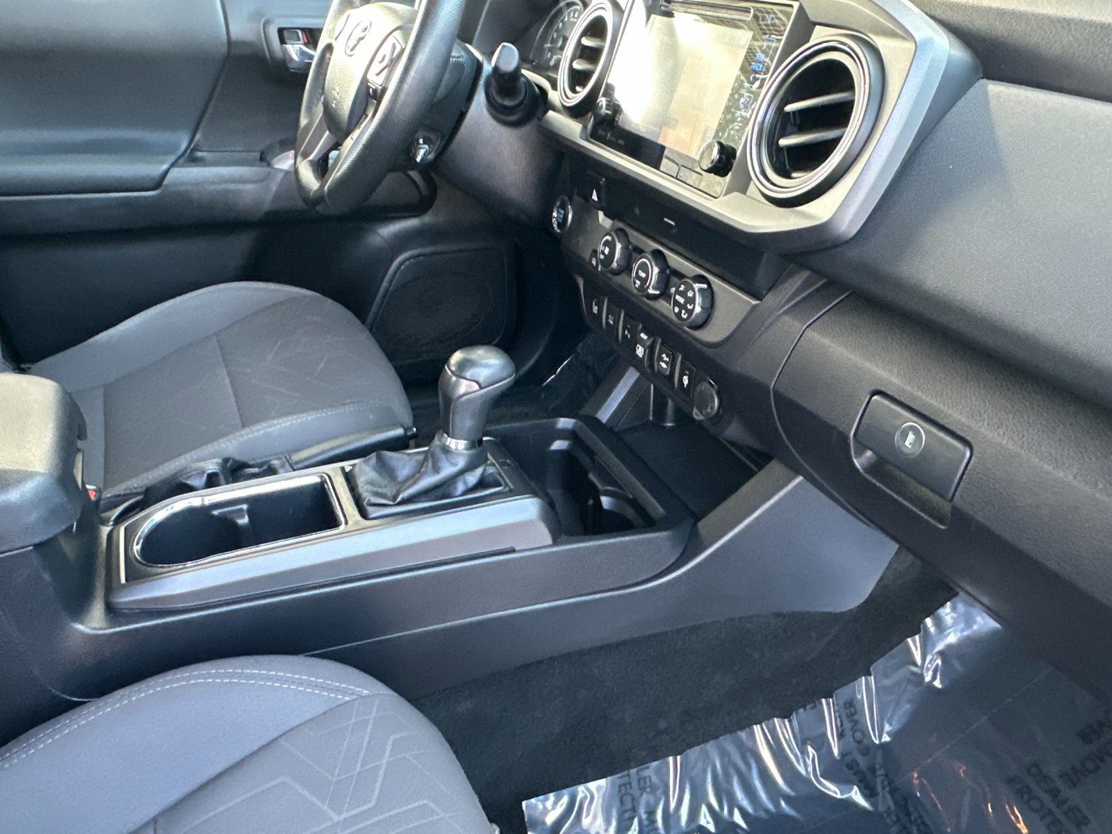 Used 2019 Toyota Tacoma 2WD Double Cab image 15