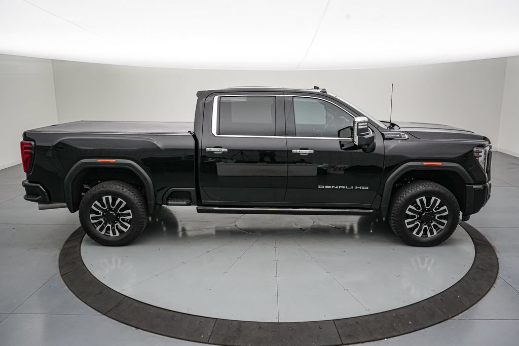 Used 2025 GMC Sierra 2500 Denali Ultimate w/ Max Trailering Package AWD/4WD image 3