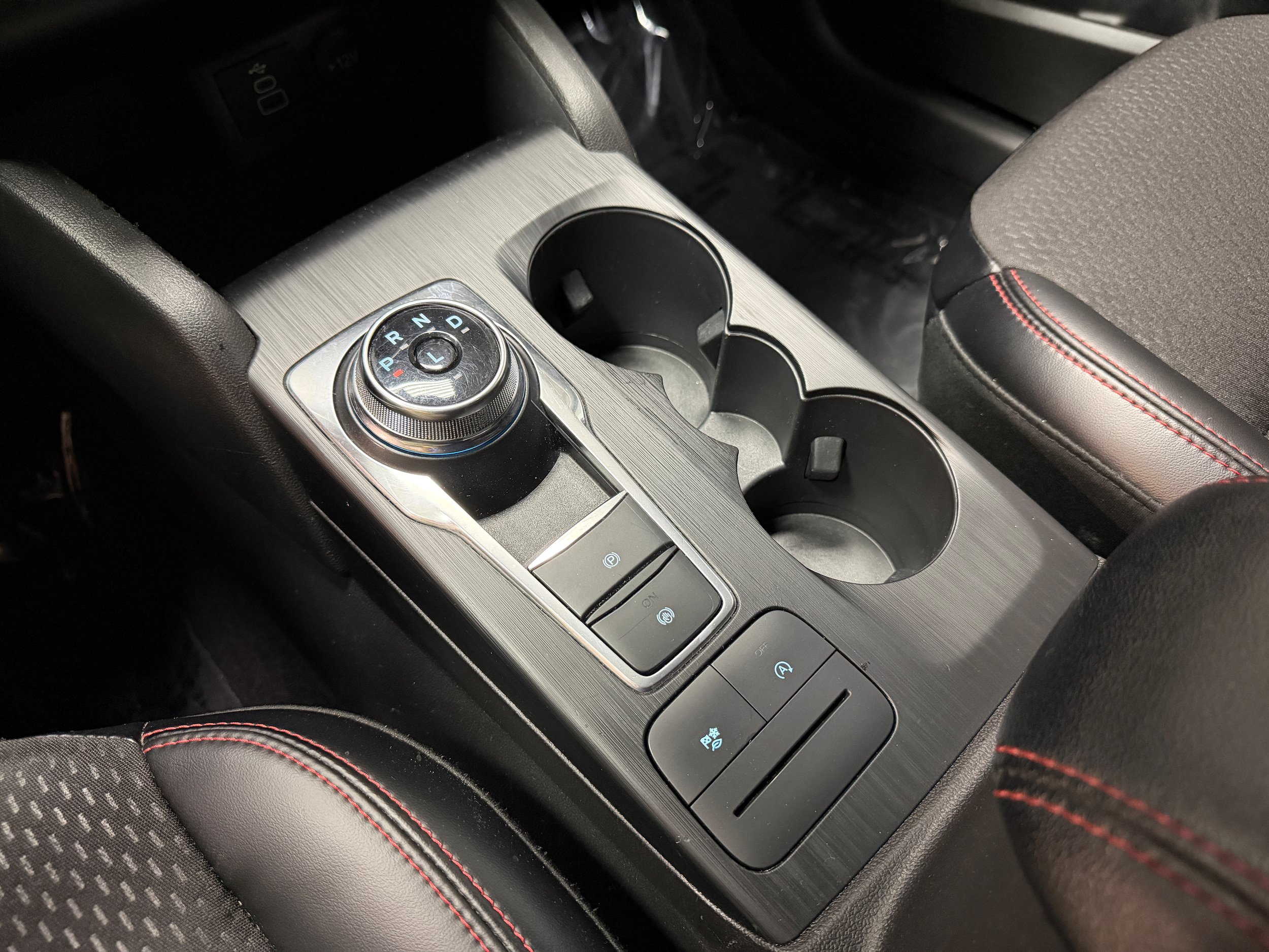 Certified 2025 Ford Escape ST-Line Select AWD/4WD image 25