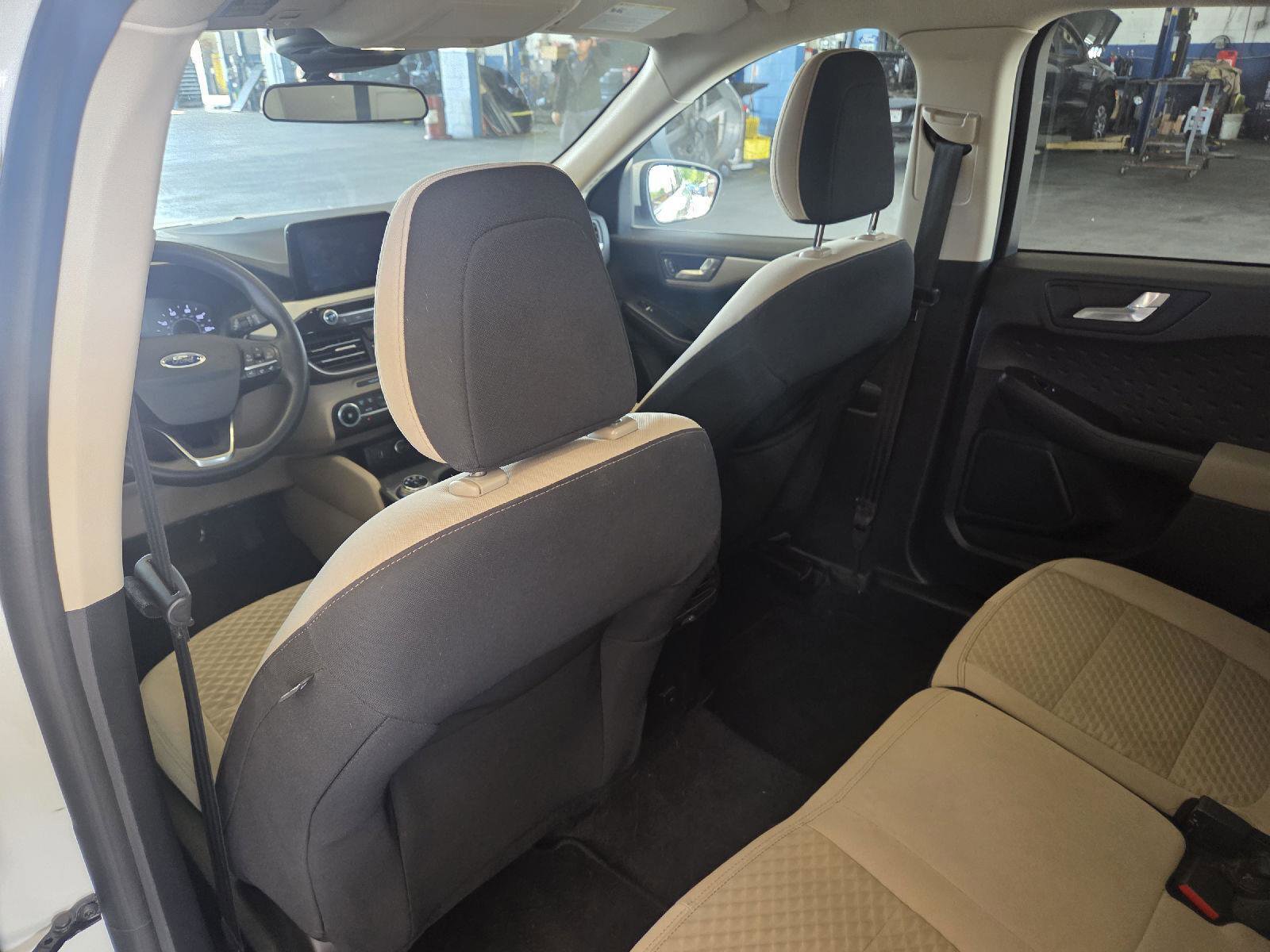 Certified 2020 Ford Escape SE image 13