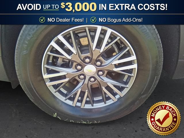 Used 2025 Chevrolet Traverse LT w/ LPO, Floor Liner Package FWD image 13