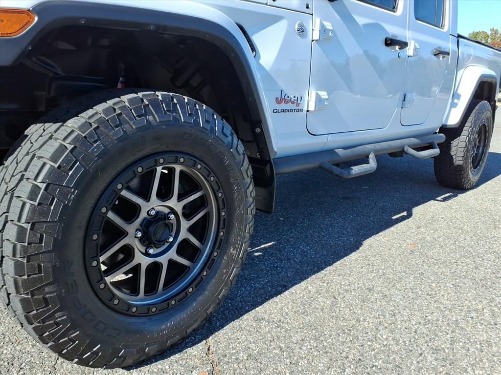 Used 2020 Jeep Gladiator Overland w/ Popular Equipment Package image 12