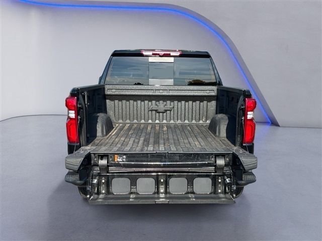 Used 2025 Chevrolet Silverado 1500 High Country w/ Z71 Off-Road Package AWD/4WD image 11