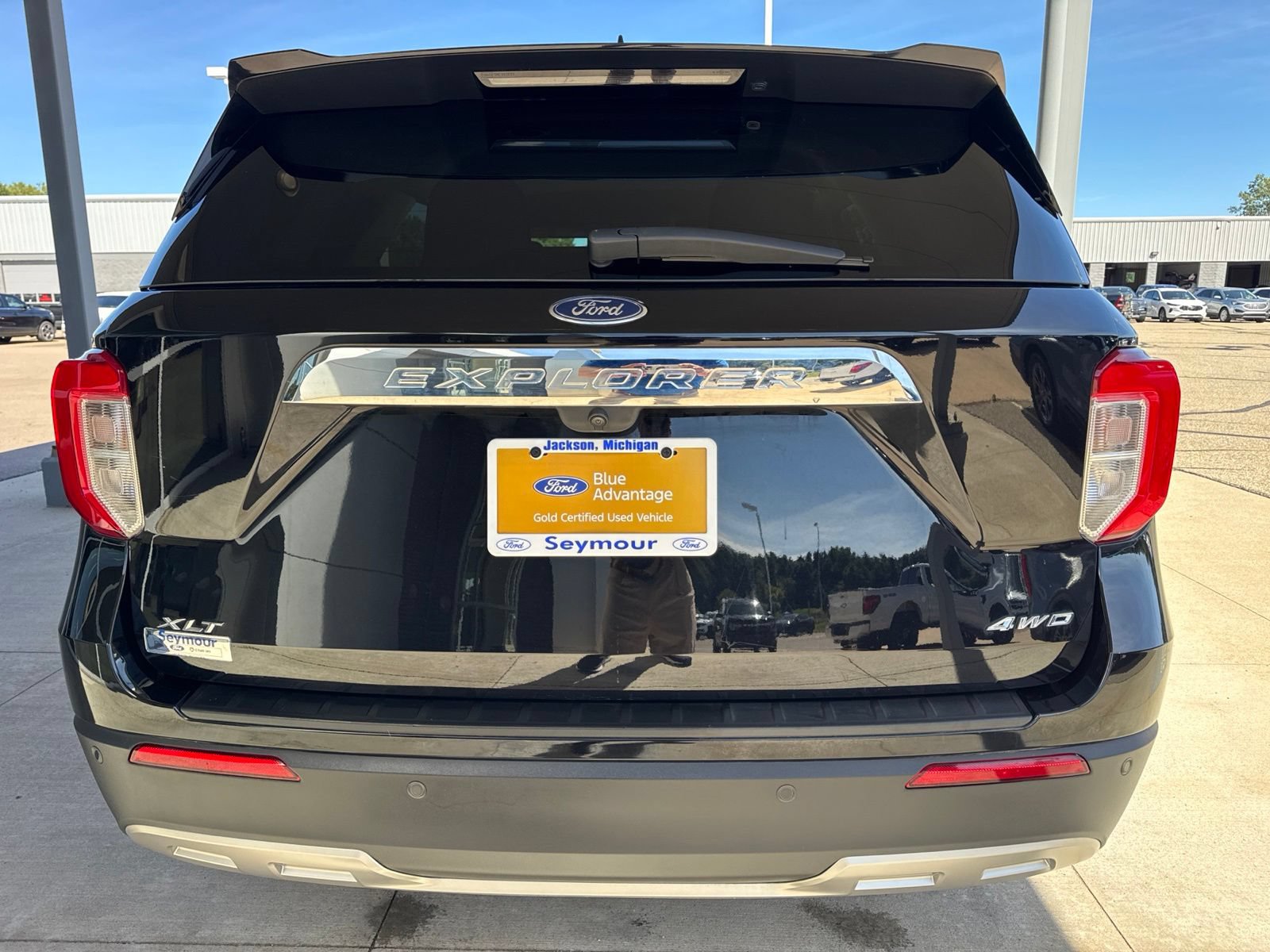 Certified 2024 Ford Explorer XLT w/ Equipment Group 202A AWD/4WD image 6