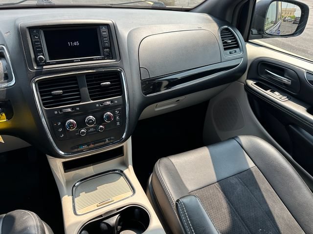 Used 2020 Dodge Grand Caravan SXT FWD image 17