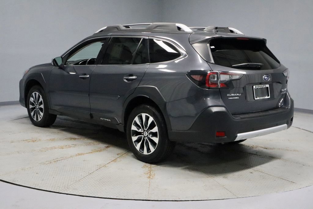 Used 2023 Subaru Outback Touring XT AWD/4WD image 3