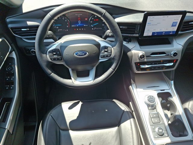 Certified 2023 Ford Explorer XLT w/ Equipment Group 202A AWD/4WD image 13