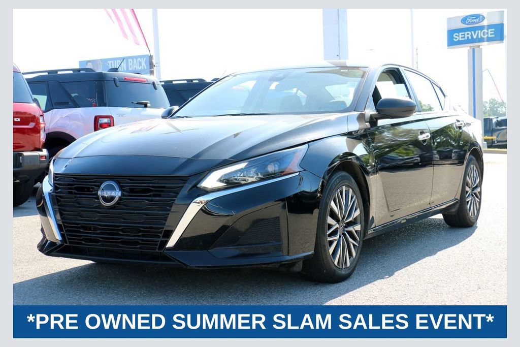 Used 2025 Nissan Altima 2.5 SV